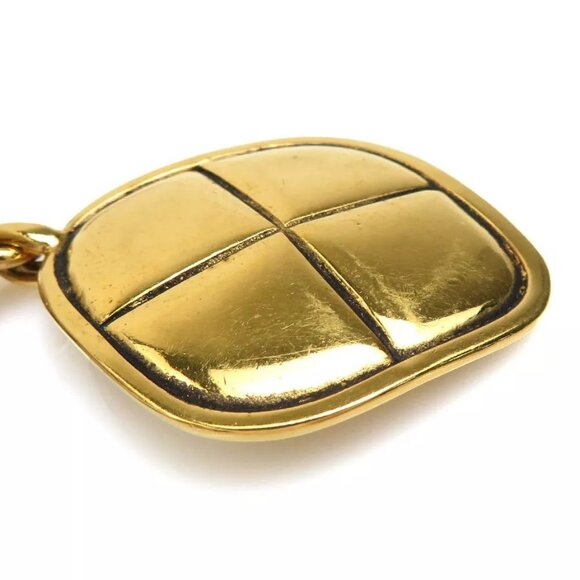 Auth CHANEL Clip on Earrings Gold Metal - Picture 5 of 16